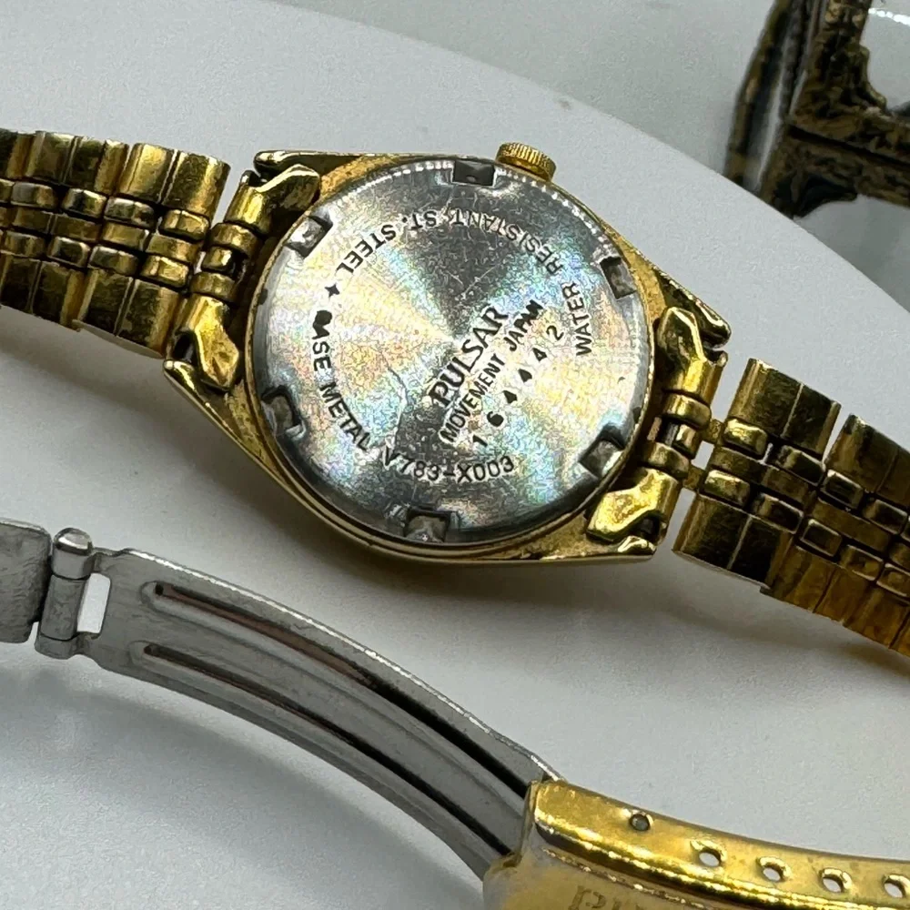 Pulsar quartz gold